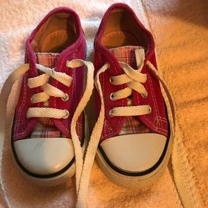 Girls 9 T midgets tennis shoes.